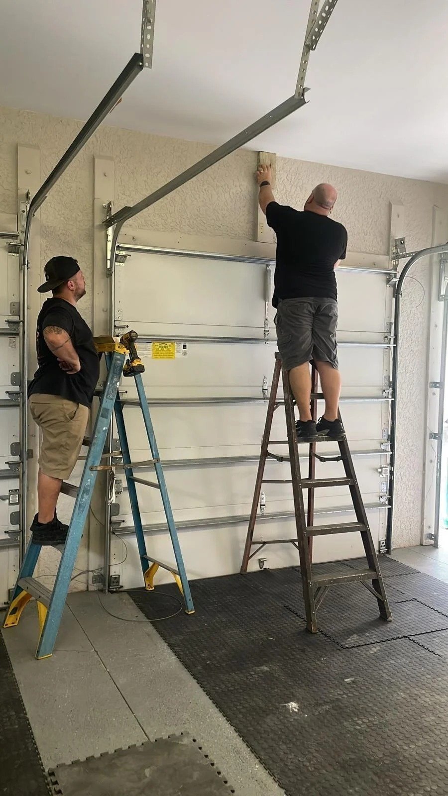 Garage door repair work, gallery photo 7